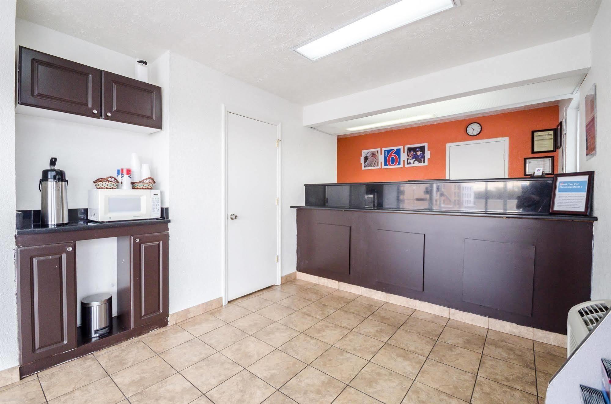 Motel 6-Commerce, Ga Luaran gambar